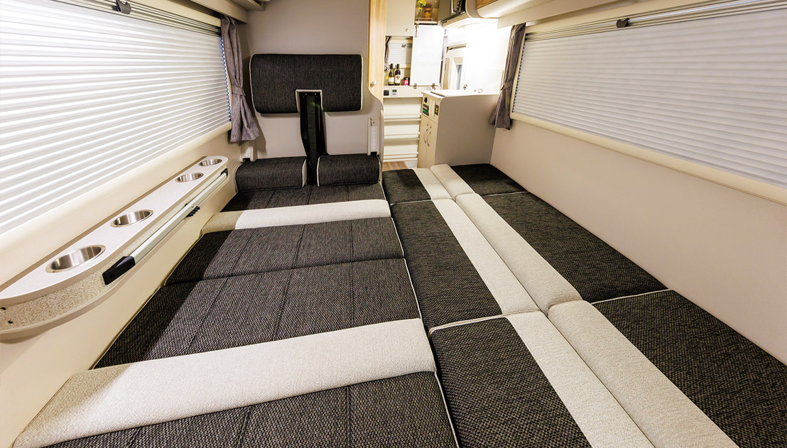 リヤベッドスペース