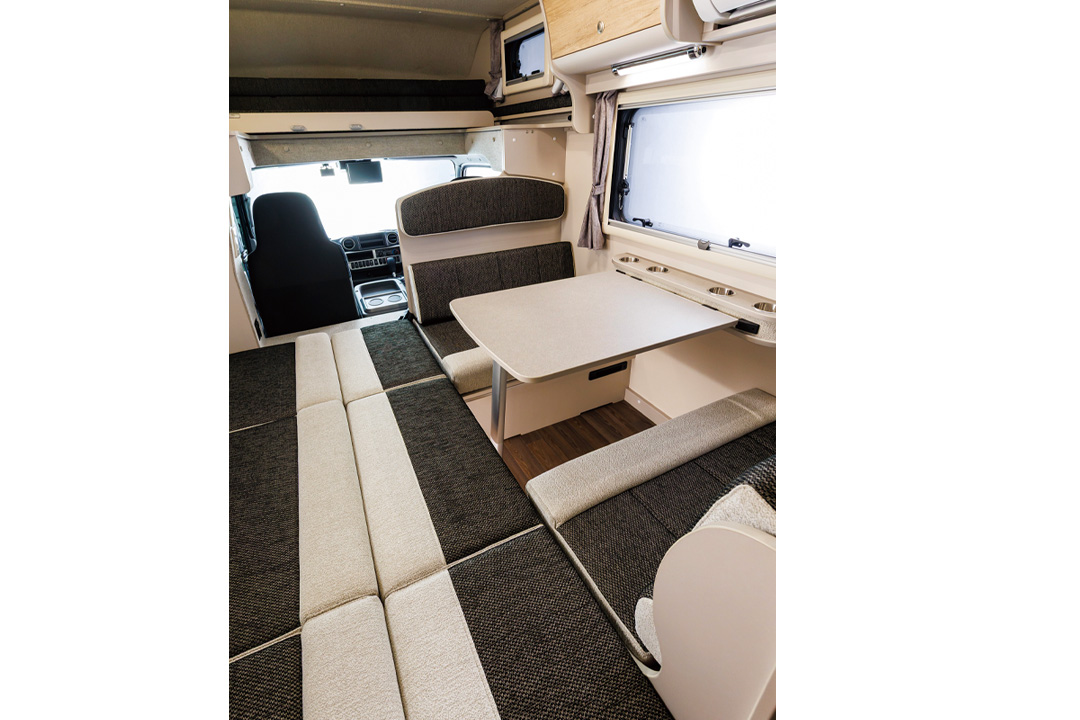 ダイネット・ベッド展開