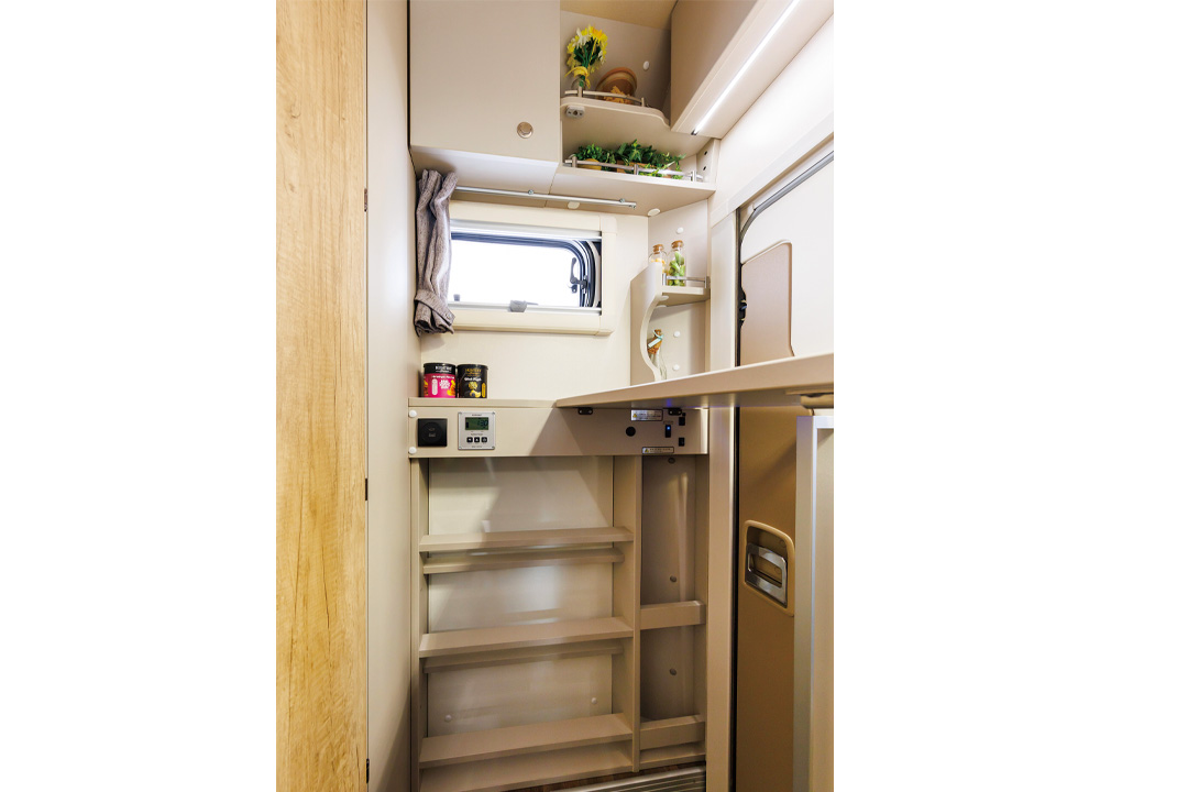 シューズラック＆収納棚