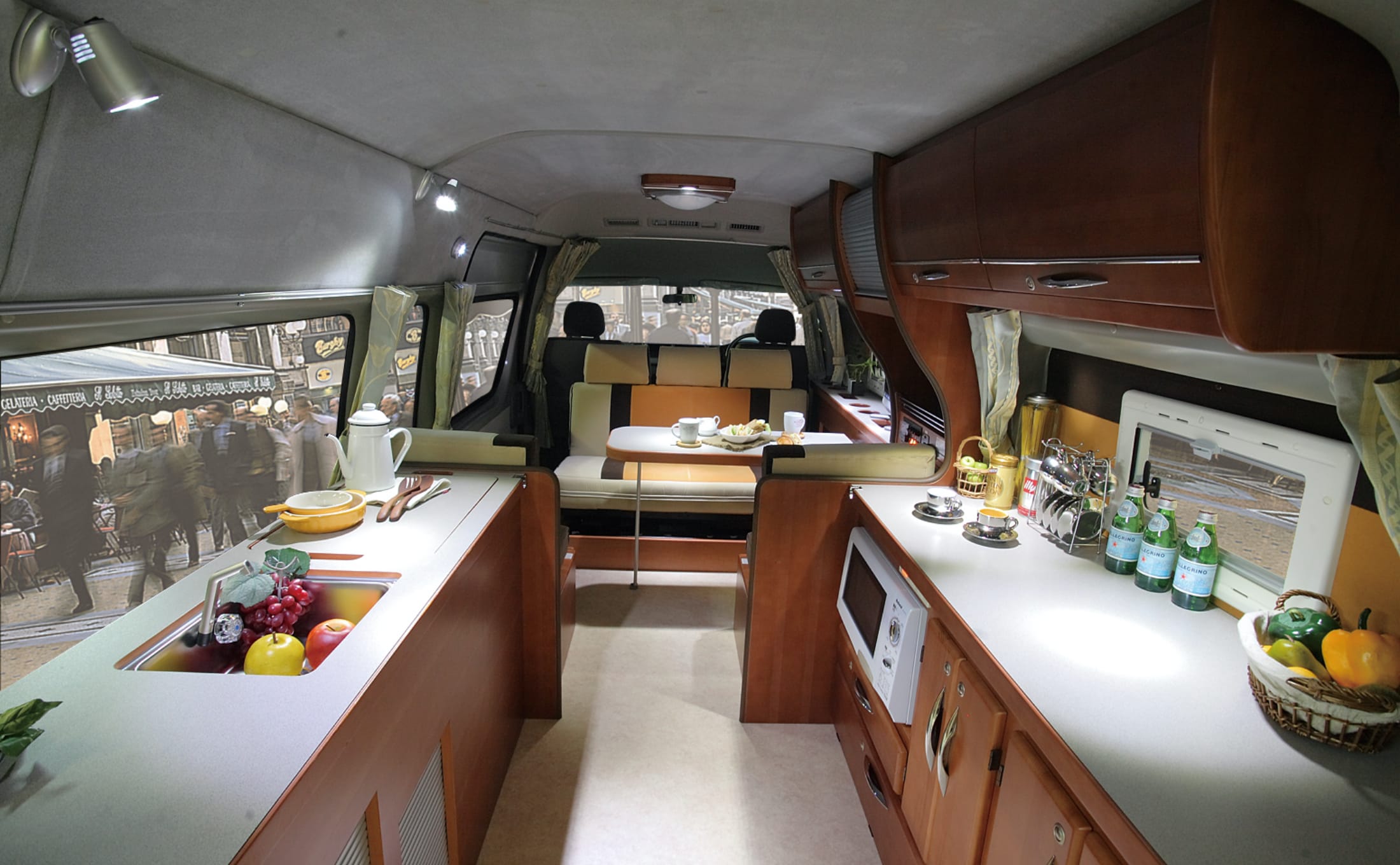 Leek Leekii リーク リーク2 日本最大級キャンピングカー製造メーカーナッツrv